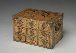 Cajas de escritorio lacada y dorada antigua siglos XVI y XVII Vender