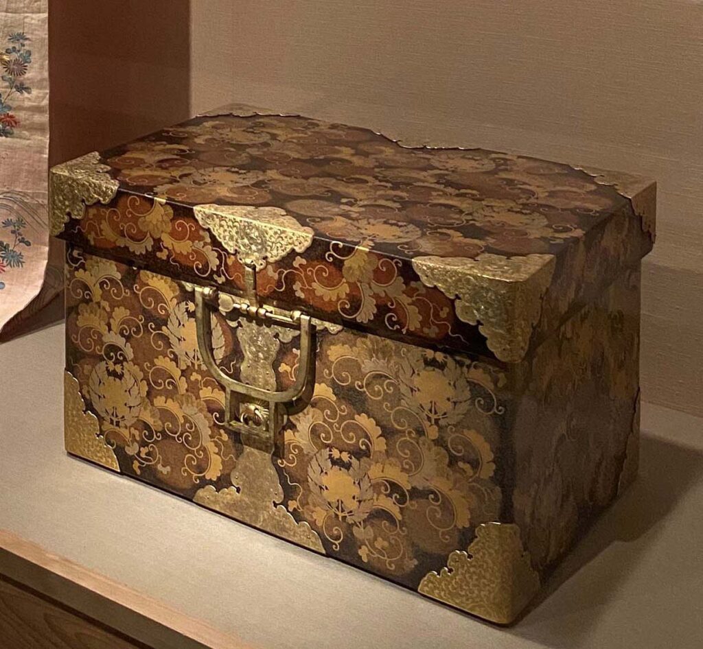 Caja japonesa de laca antigua siglo XVI, XVII y XVIII