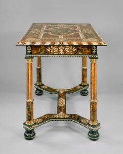 Donde vender en Madrid una mesa antigua de Marqueteria siglo XVI, XVII, XVIII