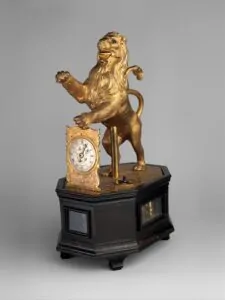 Reloj antiguode bronce de alta época siglos XVI y XVII
