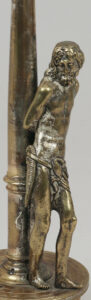 Escultura de bronce en reloj autómata del siglo XVII conservación